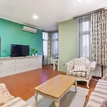 Life In Colors - Elegant 2Bd Premium Stay By Flat Mаnager